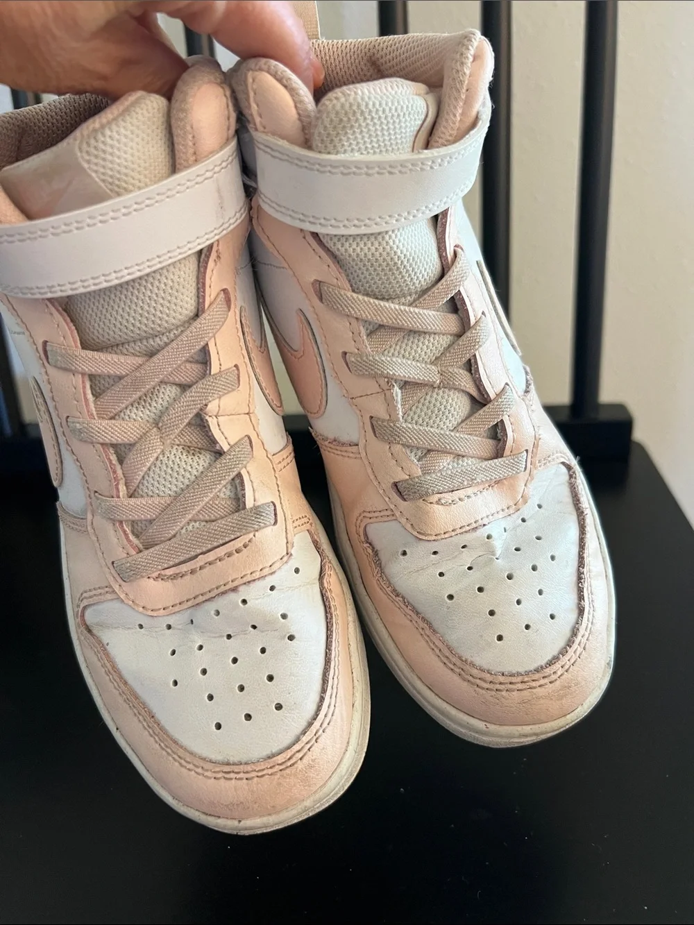 ❤️3/$25 (2) Nike Kids Sneakers in White & Pink